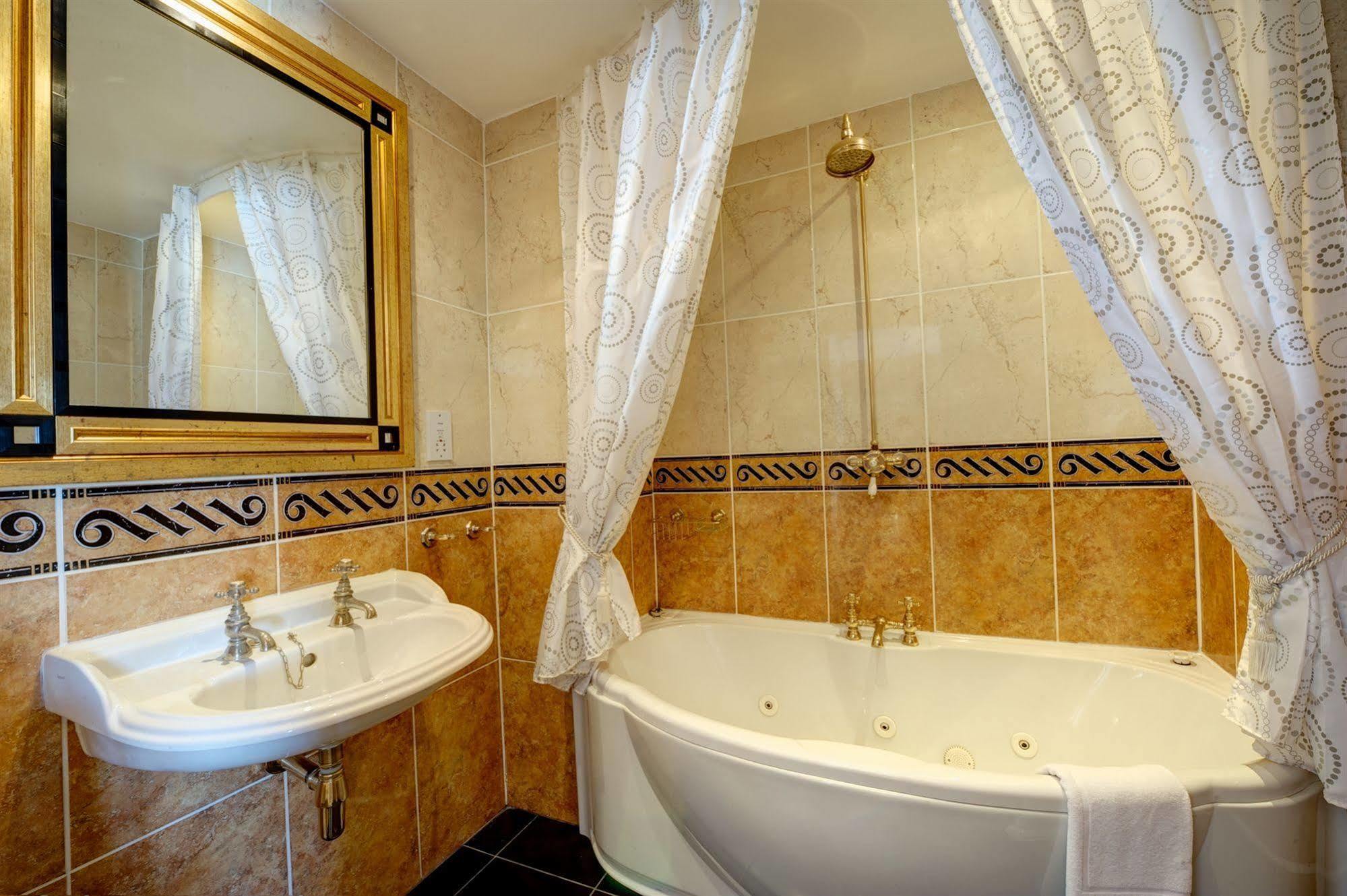 Hotel Clough Manor Denshaw Esterno foto